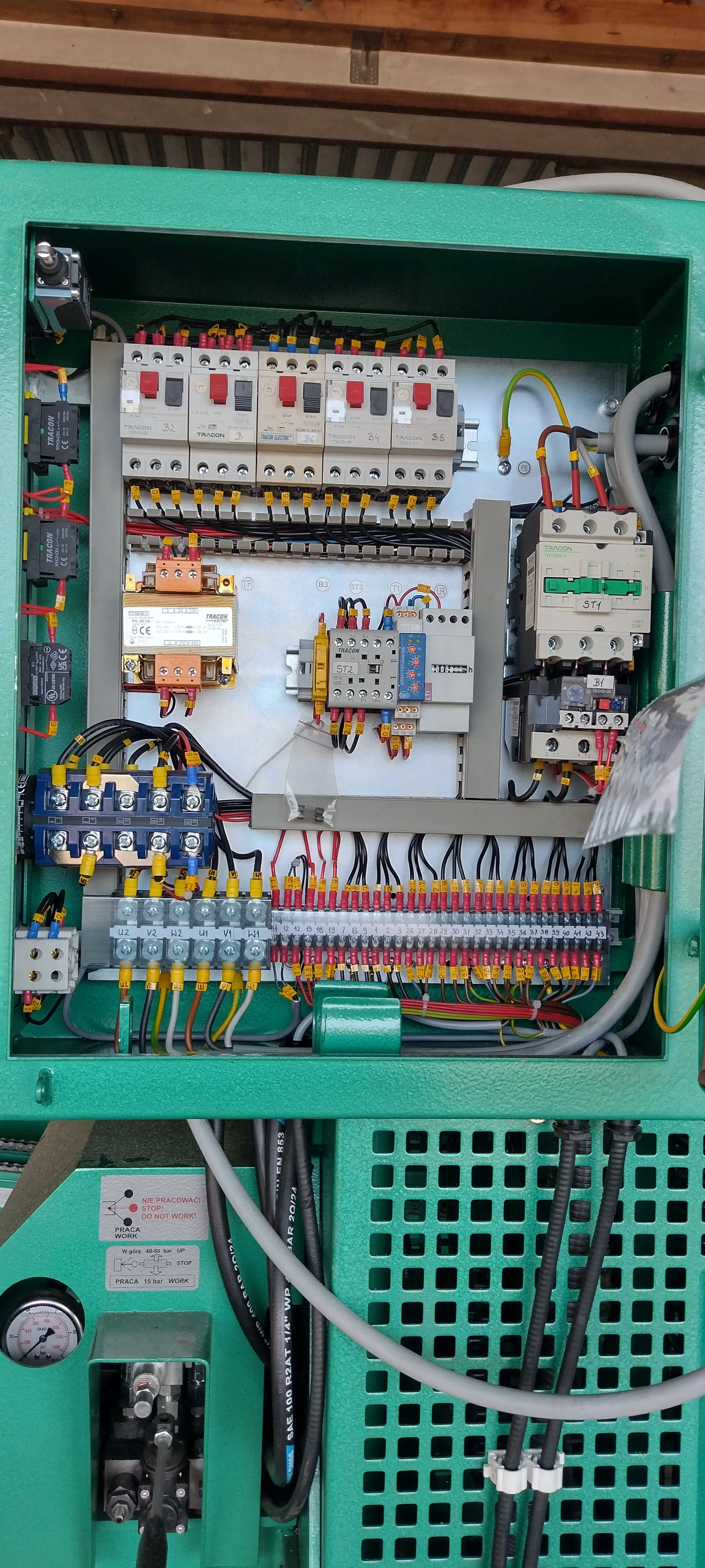 DOŁOŻENIE ZASILANIA MASZYNY - ŁÓDŹ