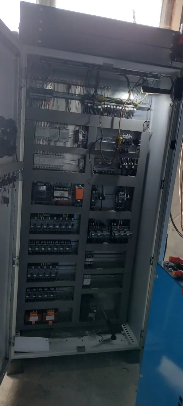 linia recyklingu kabla w trakcie podłączeń według dokumentacji technicznej Serwis maszyn łódź – naprawa maszyn łódź – naprawa maszyn przemysłowych