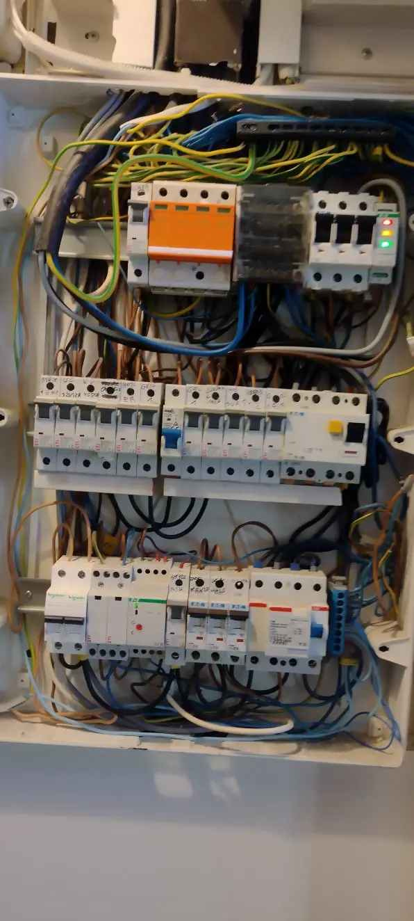 modernizacja rozdzielnicy elektrycznej kebab store łódź