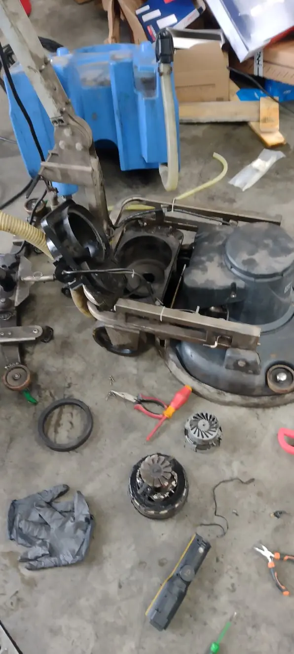 naprawa maszyny myjącej numatic - wymiana silnika  - Serwis maszyn łódź – naprawa maszyn łódź – naprawa maszyn przemysłowych – automatyka przemysłowa – sterowania maszyn łódź – elek