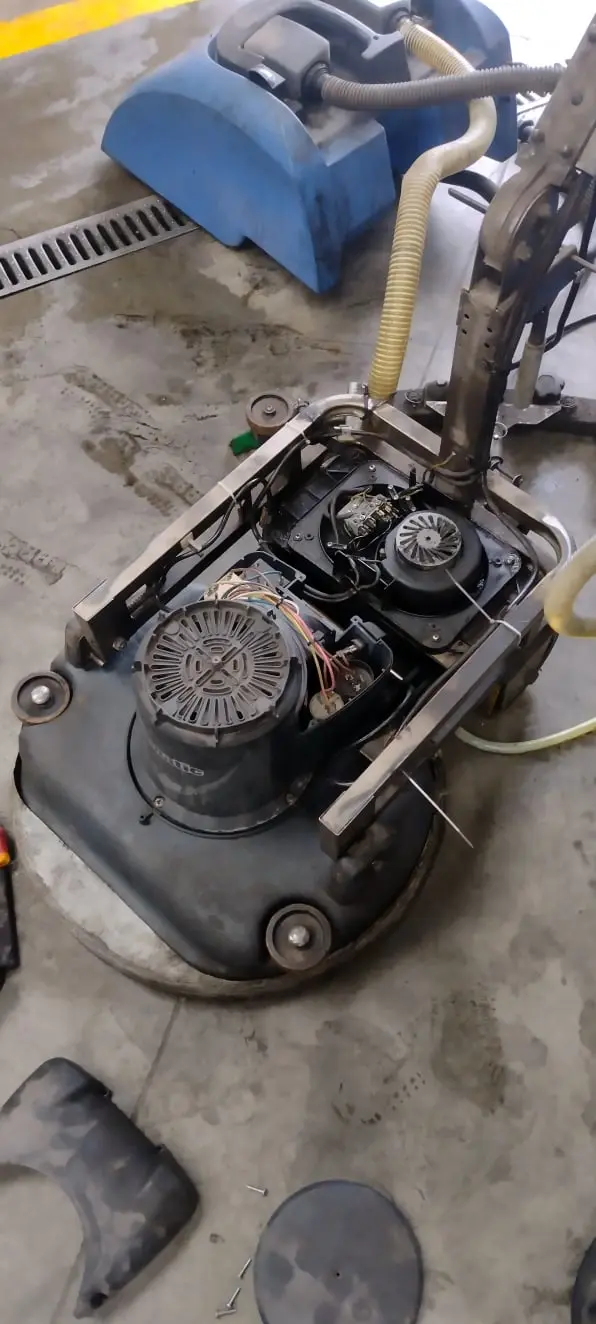 składanie maszyny myjącej NUMATIC ŁÓDŹ